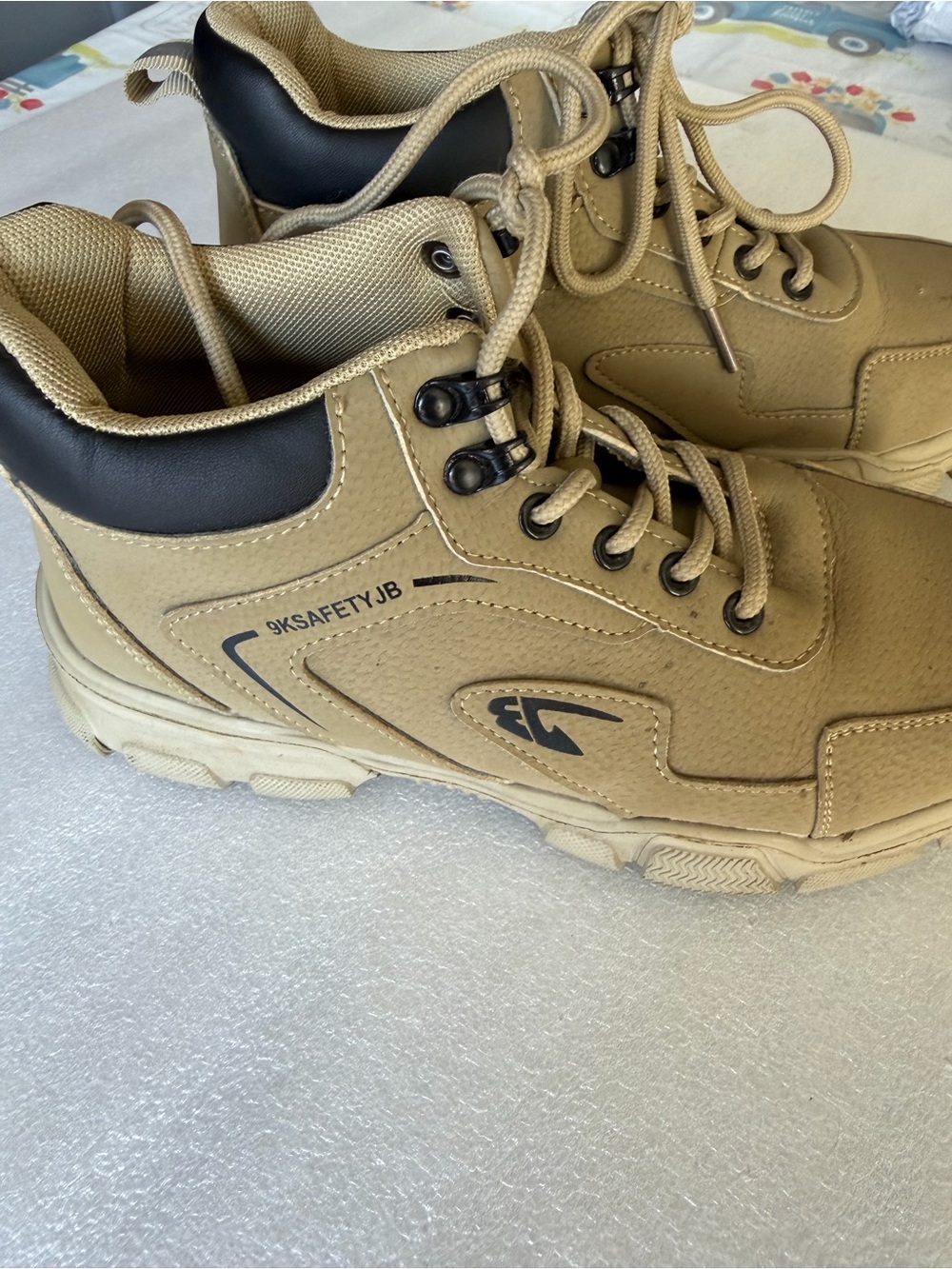 Men's / women’s Tan Safety Work Boots with Cushioned Collar